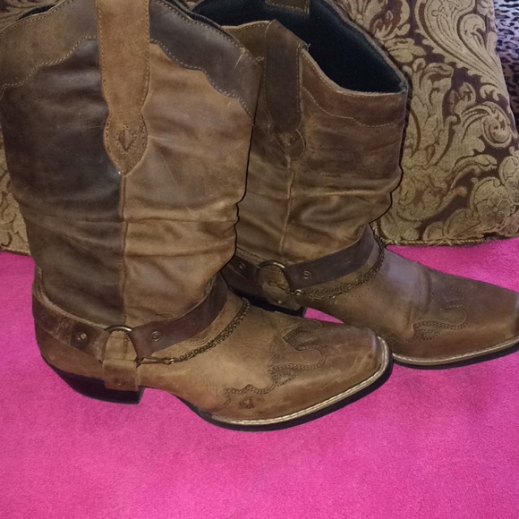 Boots - Picture 2 of 6